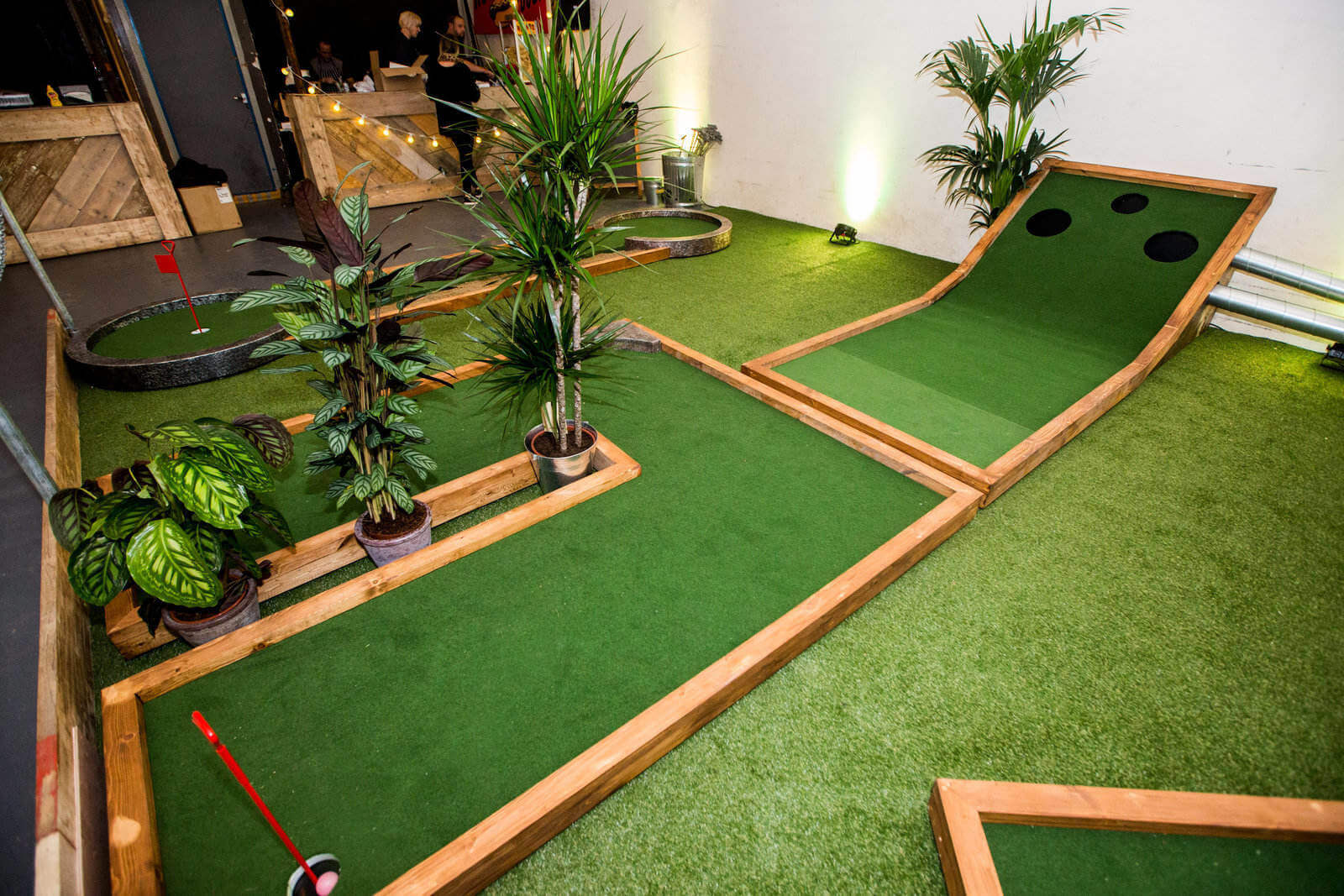 Birdies Crazy Golf Course - slide 1
