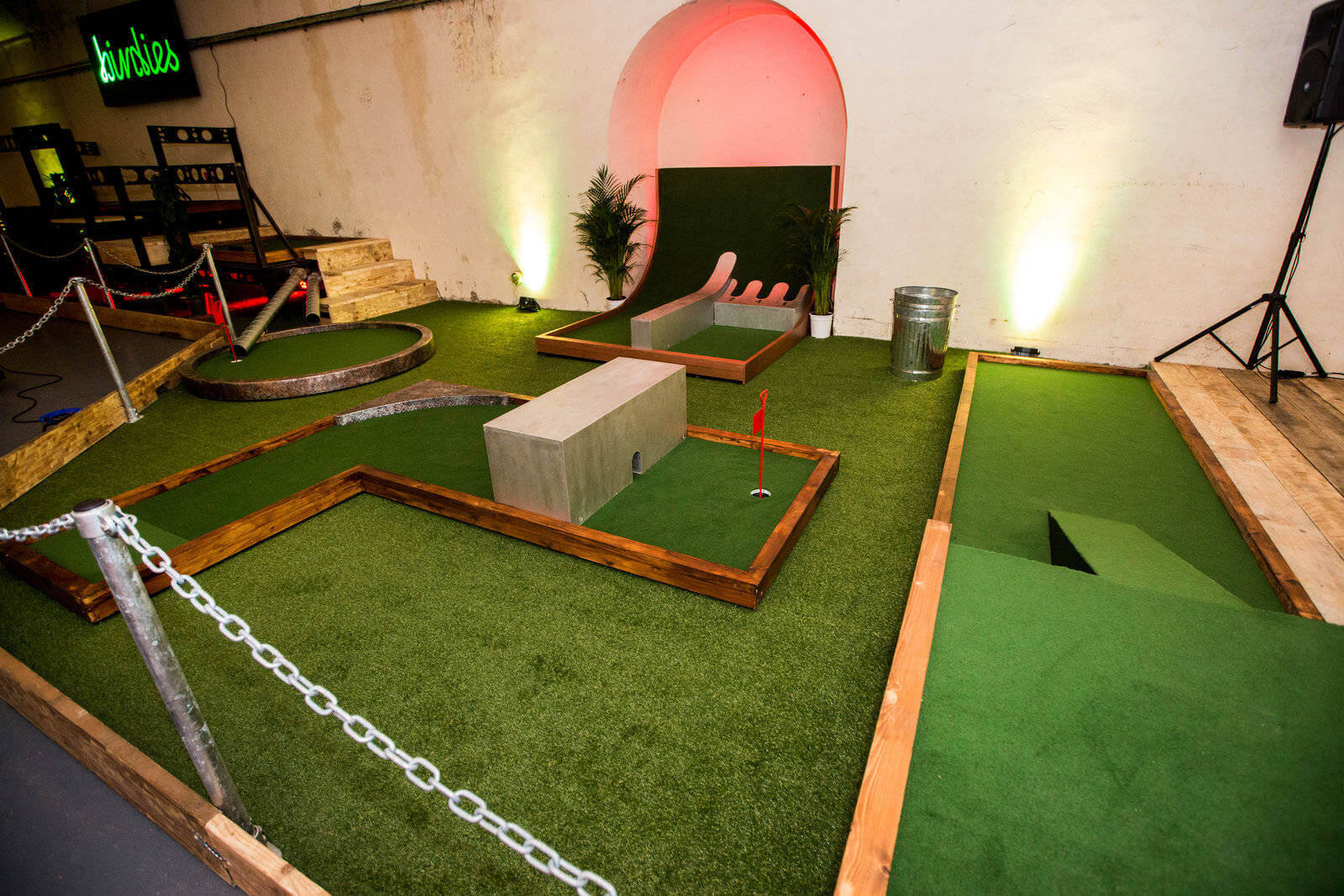 Birdies Crazy Golf Course - slide 1