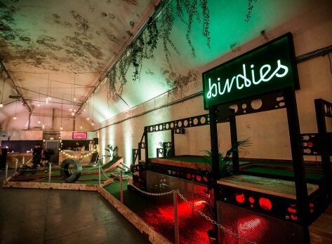 Crazy Golf Design - Birdies Rooftop Cinema