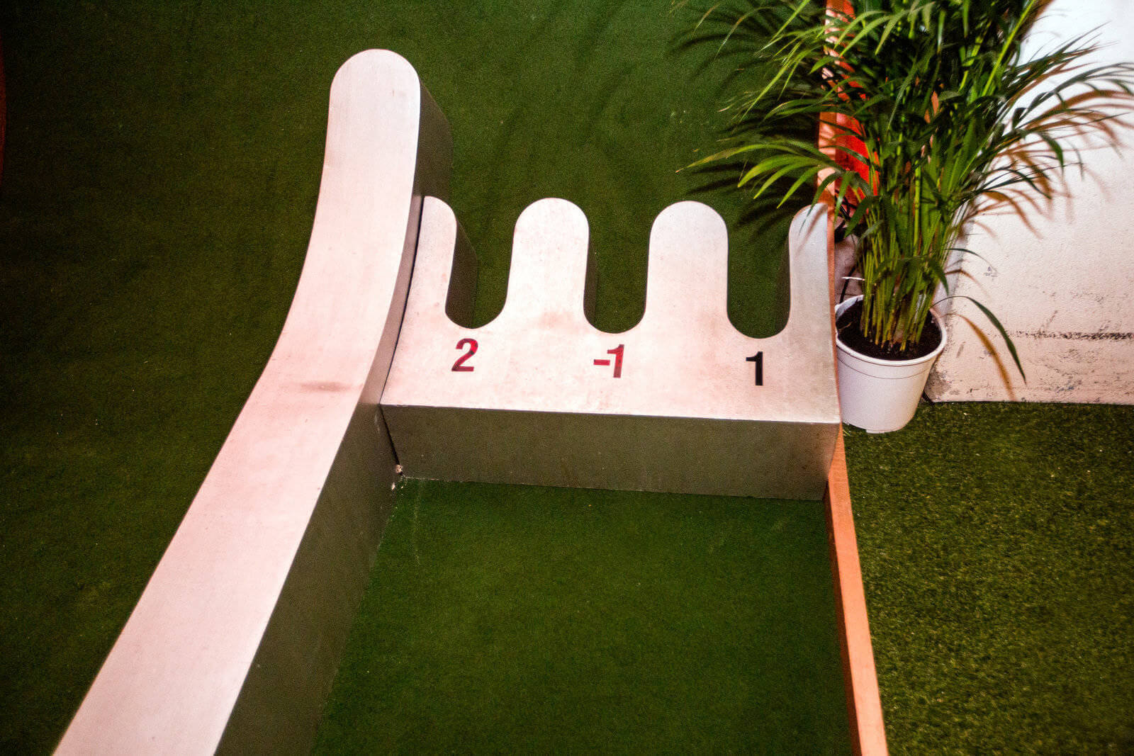 Birdies Crazy Golf Course - slide 1