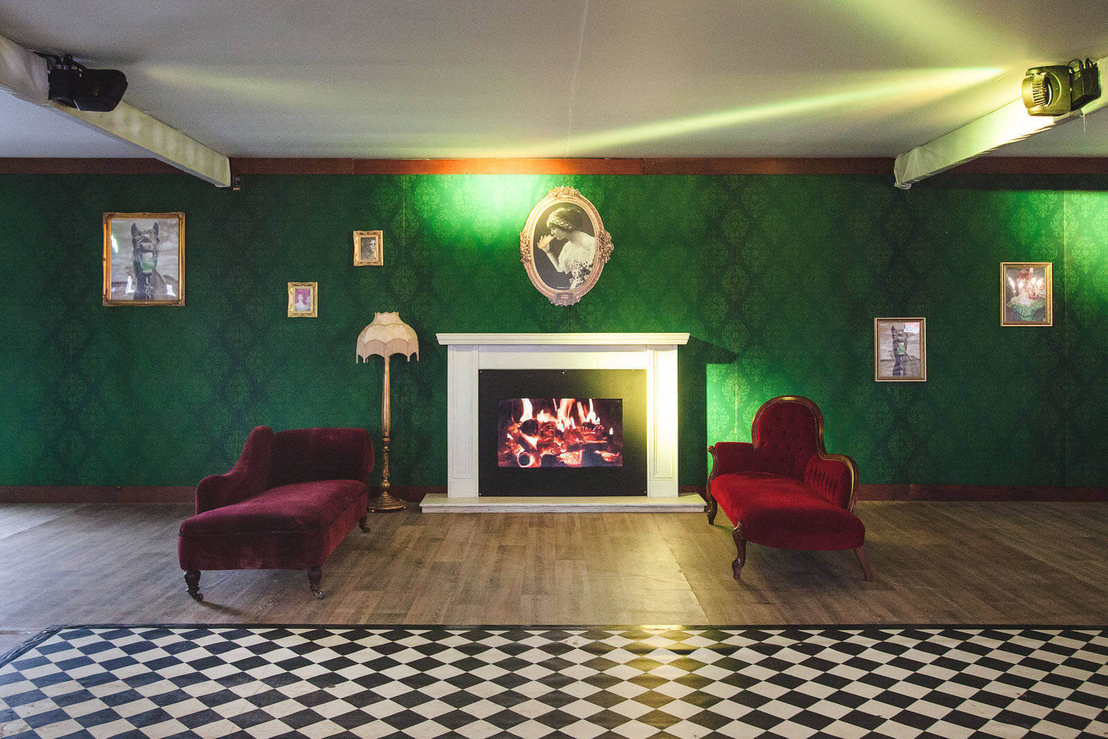 Somersby's Manor - slide 1