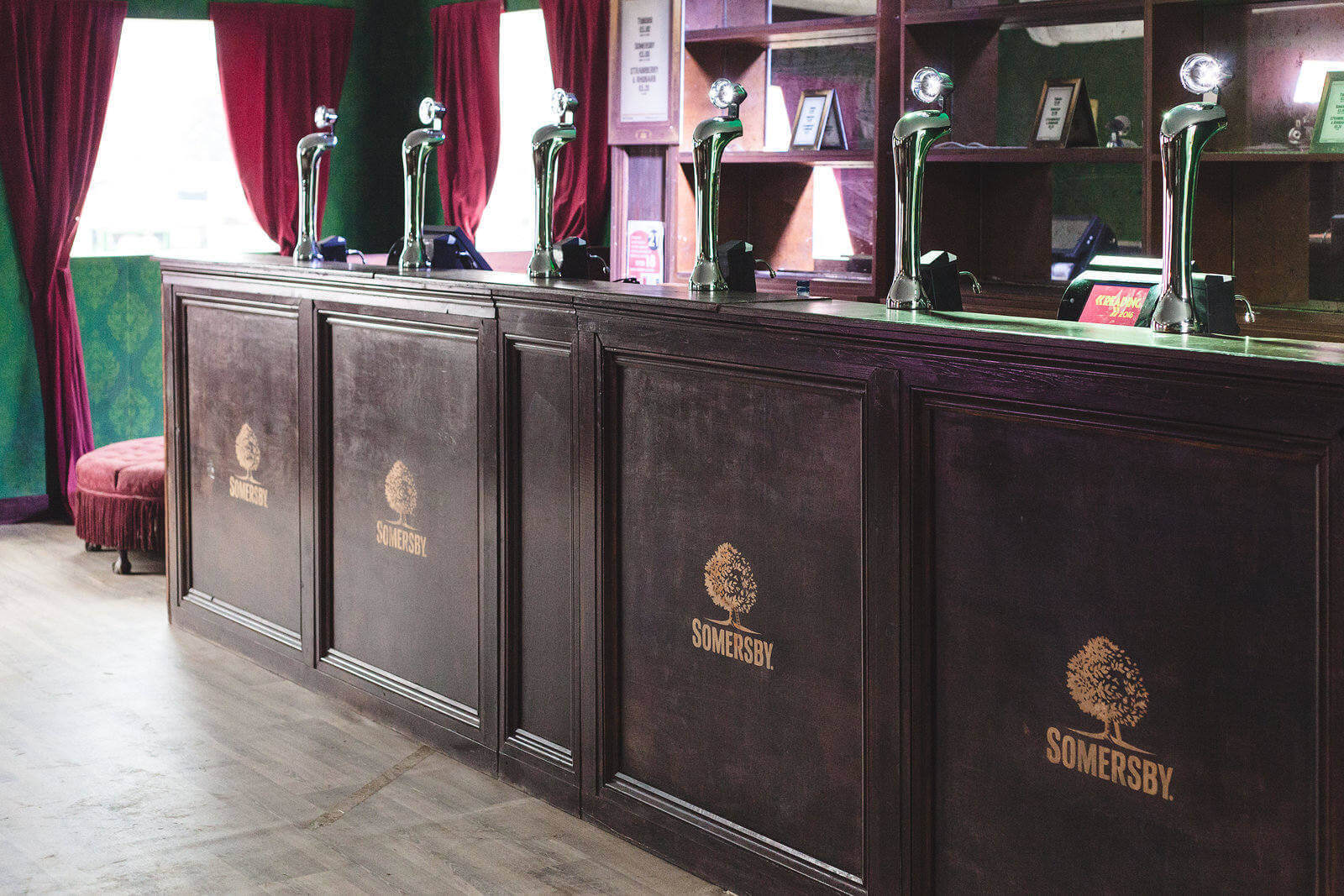 Somersby's Manor - slide 1