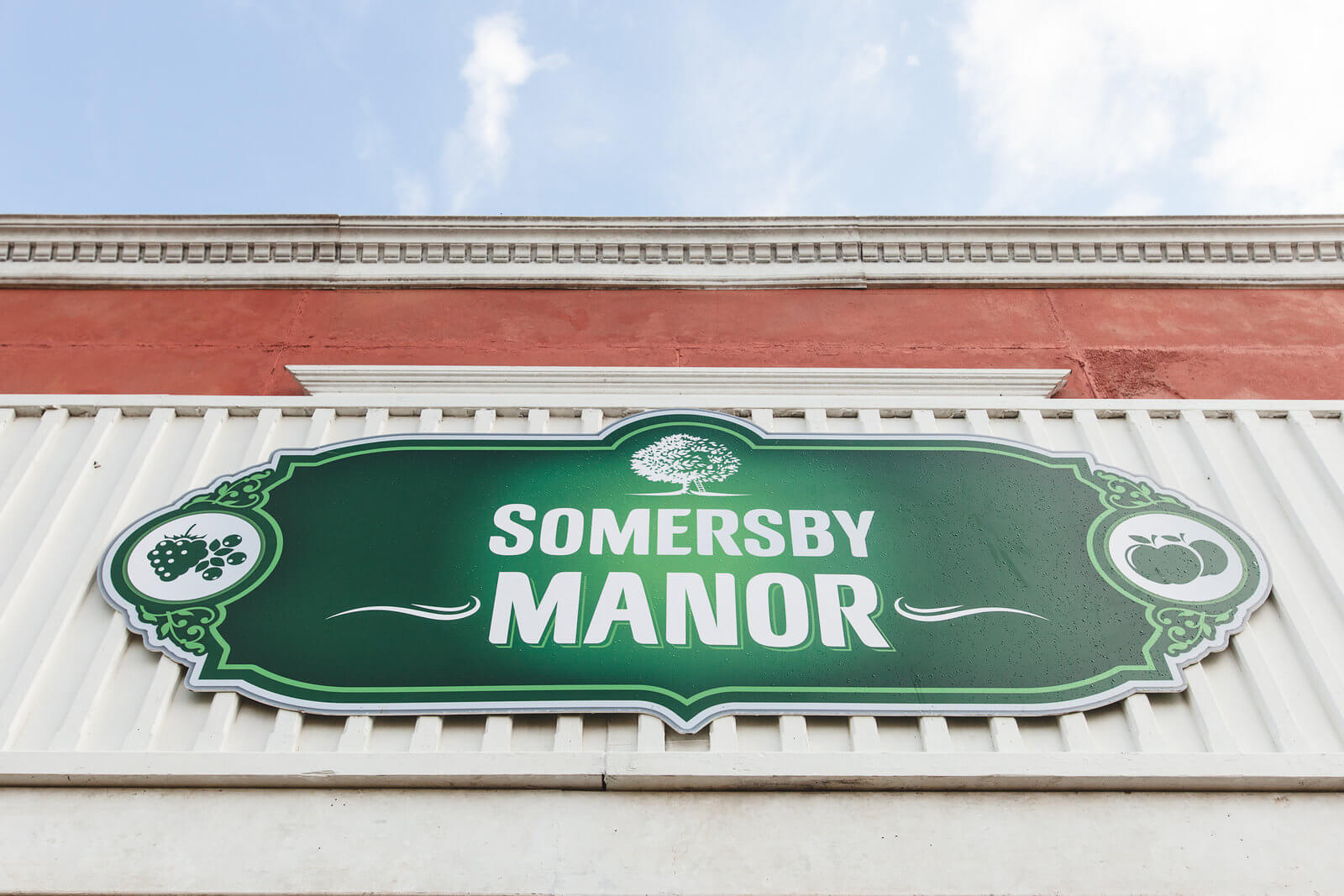 Somersby's Manor - slide 1