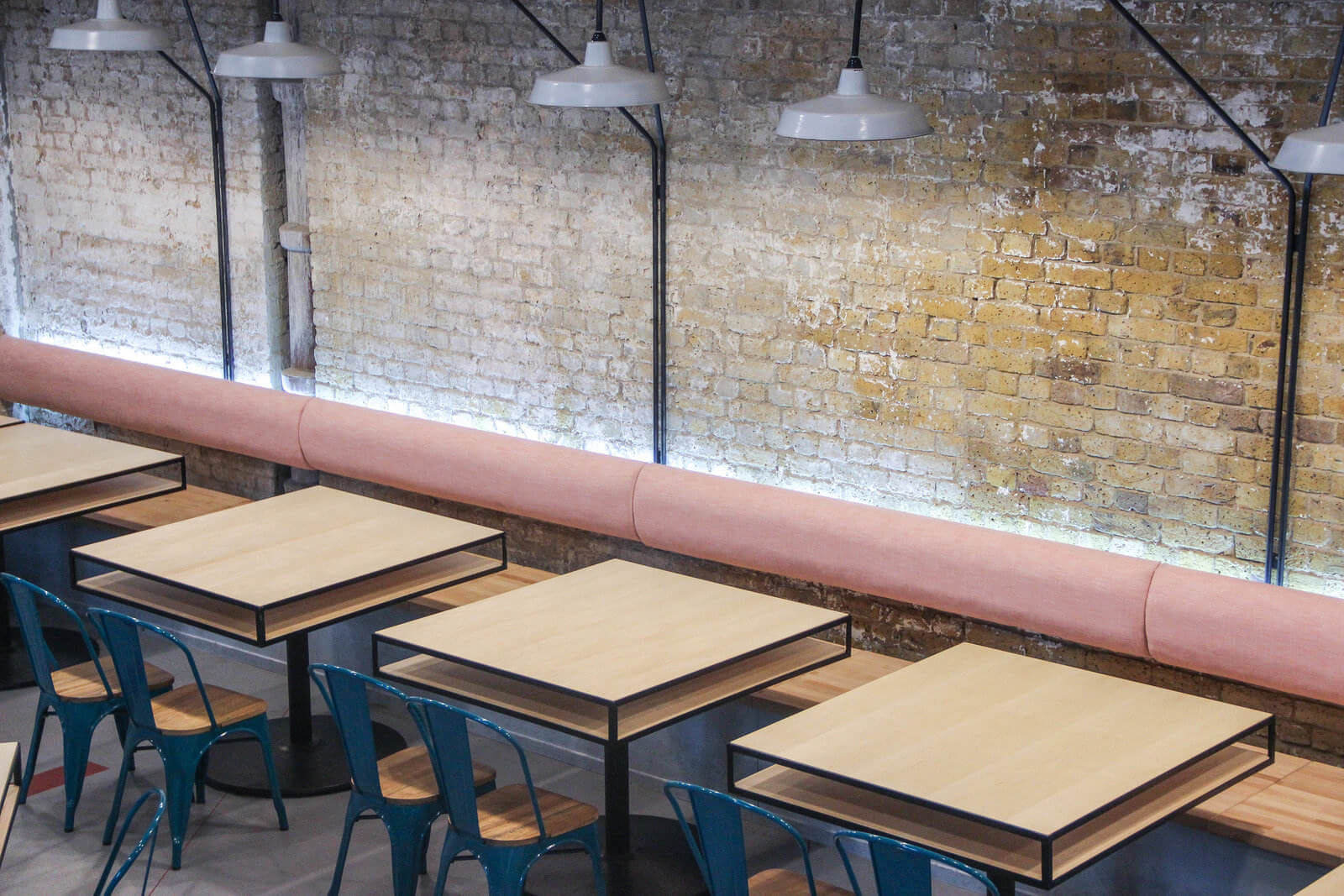 Draughts Cafe  - slide 1